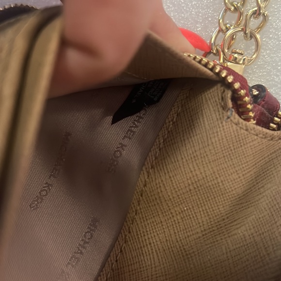 ♥️🌺♥️ Michael Kors large wallet (red wine color ) - Picture 16 of 17